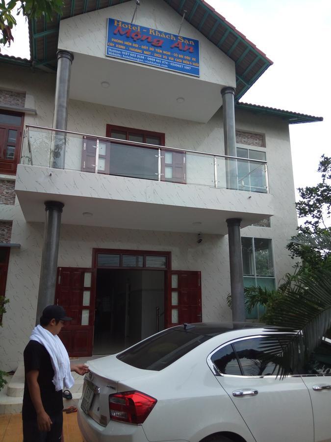 Khach San Mong An Hotel Vinh Hy Exterior photo