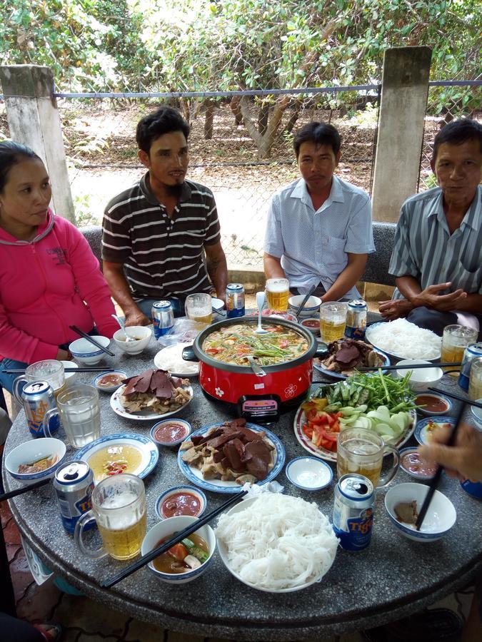 Khach San Mong An Hotel Vinh Hy Exterior photo